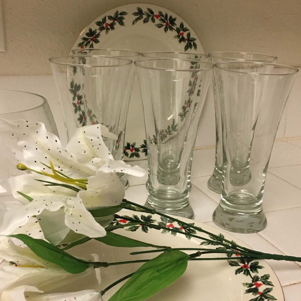 M🍇THE BEST Occasions Ever 🍇or simply good Friends. 6 heavy cut glassware🍷
